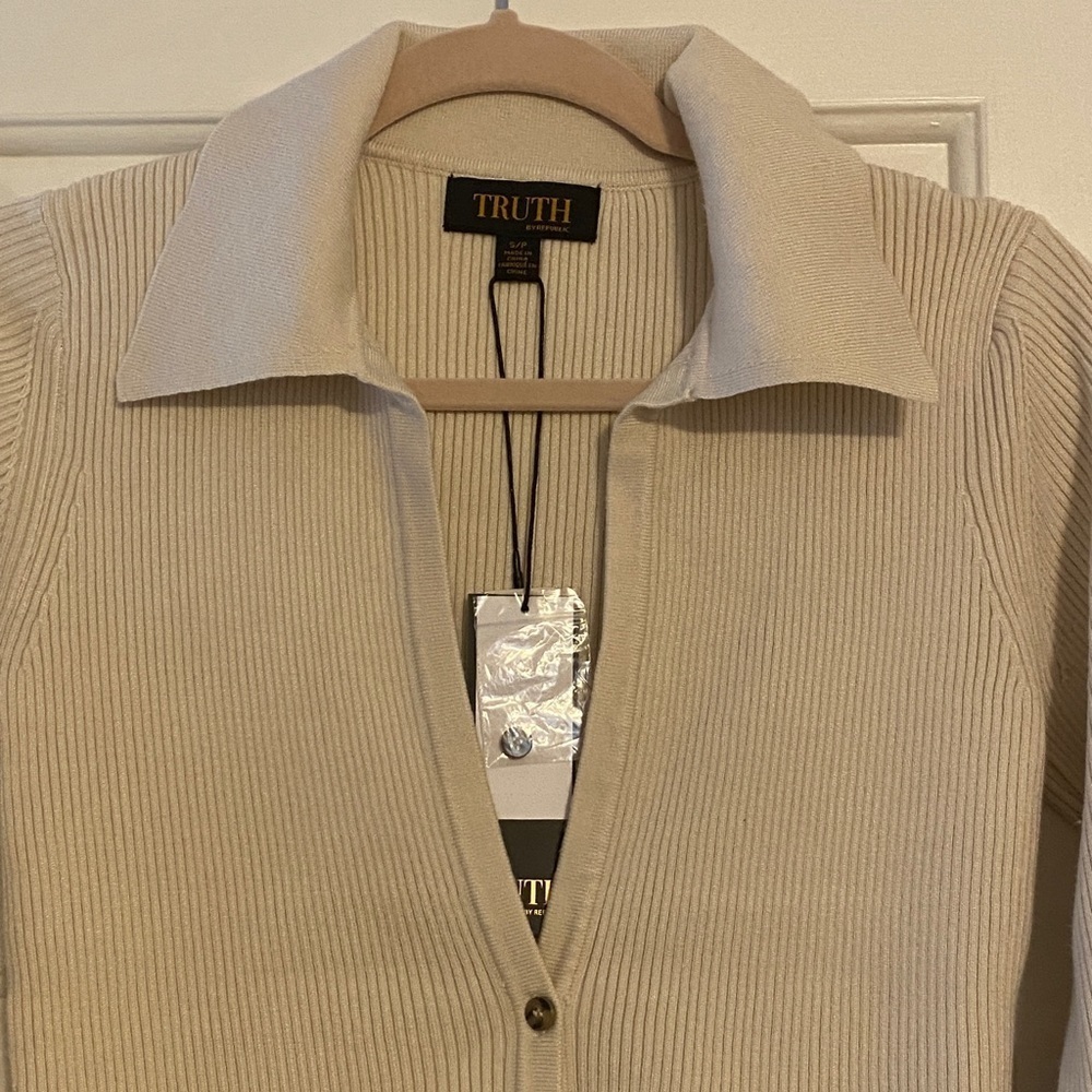 Truth by Republic Cream Ribbed Collared Sweater Size S NWT - Picture 10 of 15